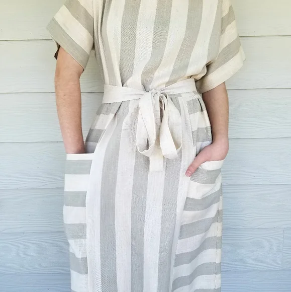 *SOLD*Vintage 80s Minimalist Lagenlook Dress Gray/Oat Color Belted Pockets - Picture 9 of 16